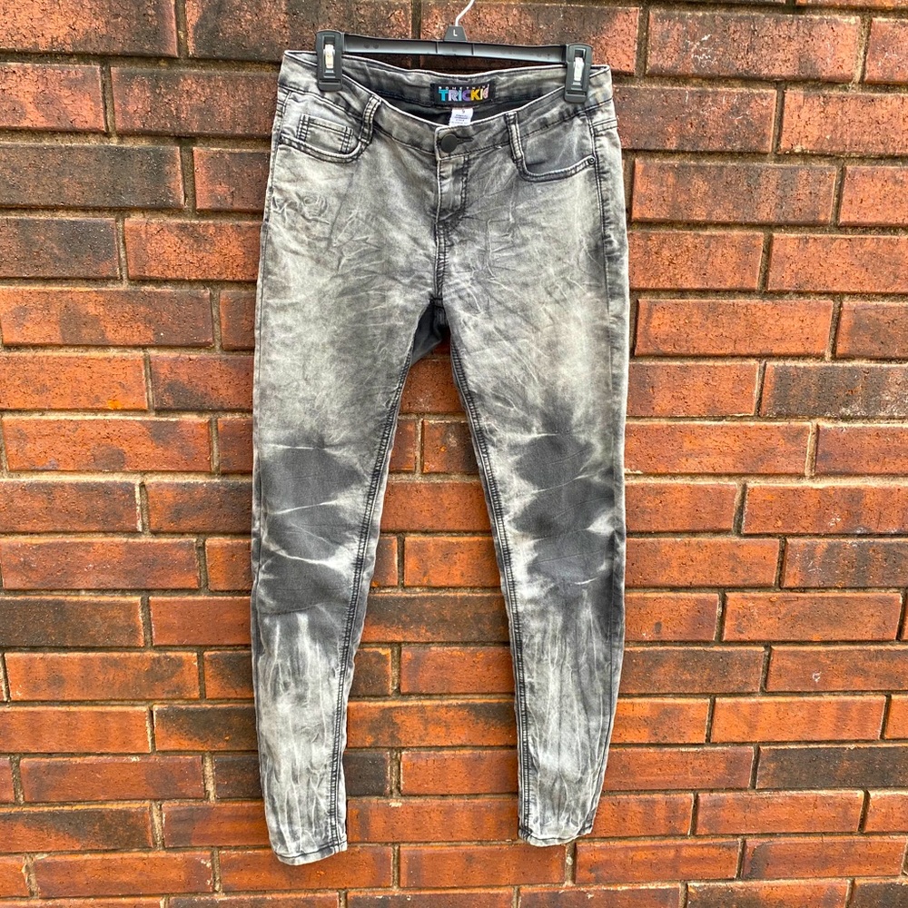 Grey/Black acid wash jeans